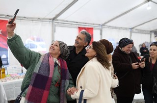 Gemlik’te Yılbaşı Meydanı Açıldı